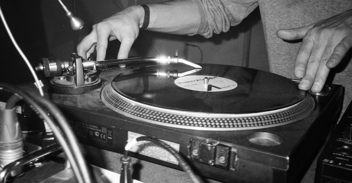 découvrez les meilleurs dj turntables pour mixer vos morceaux préférés et animer vos soirées avec style.
